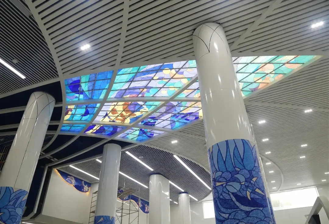 지난 지하철 3호선 — 역사 천장