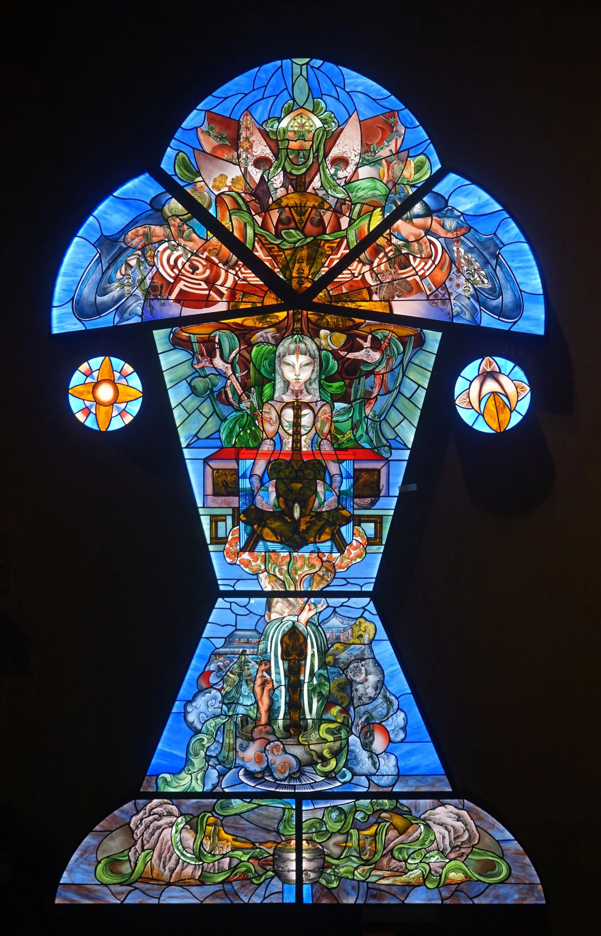 《狭阈阁》2023 · 彩绘玻璃镶嵌 142×250cm